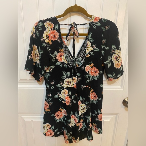 Trixxi Black and Pink Floral patterned short sleeve romper - Picture 9 of 11